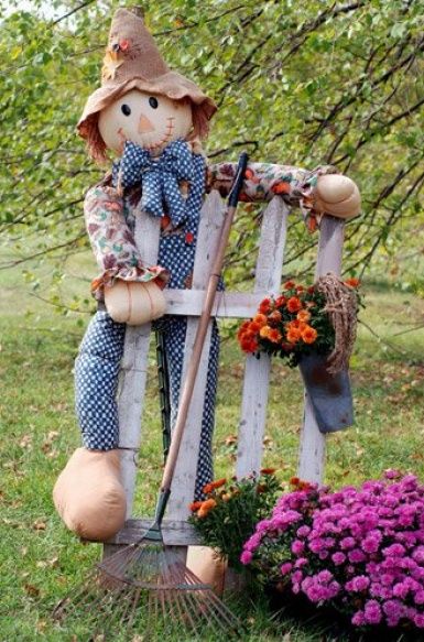 37+ Creative DIY Garden Scarecrow Ideas for Contest - Garden - NRB